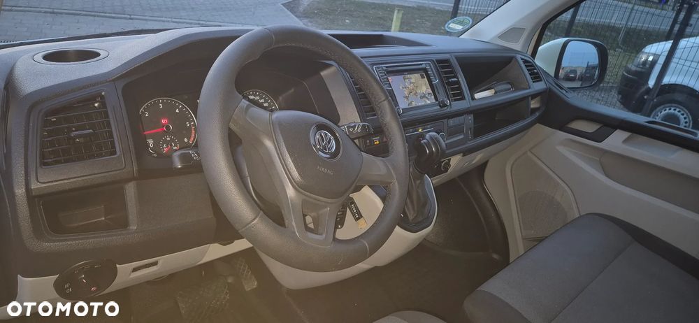 Volkswagen Transporter Kombi L1H1 DSG - 17