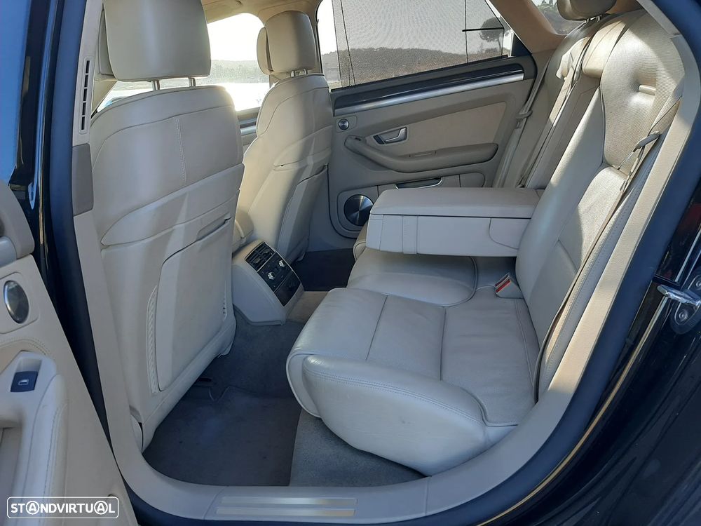 Audi S8 5.2 FSi V10 quattro - 10