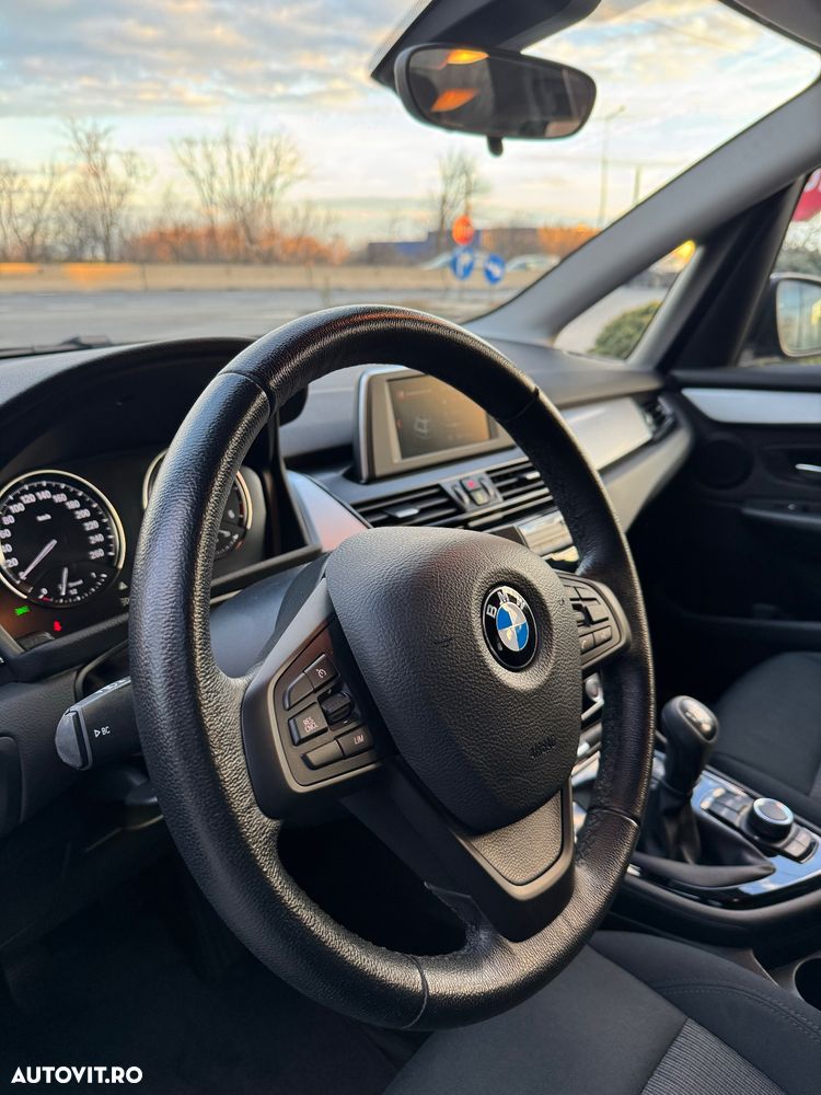 BMW Seria 2 216d Advantage - 4