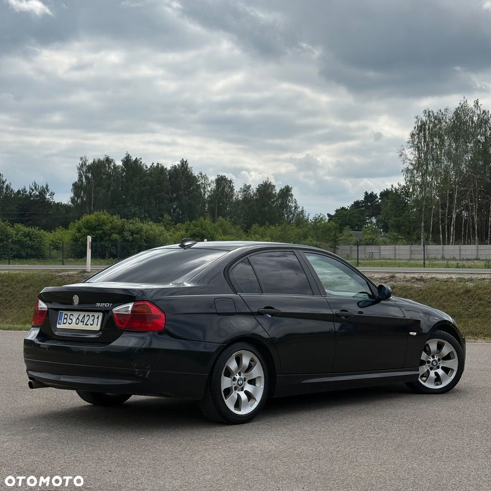 BMW Seria 3 320i - 4
