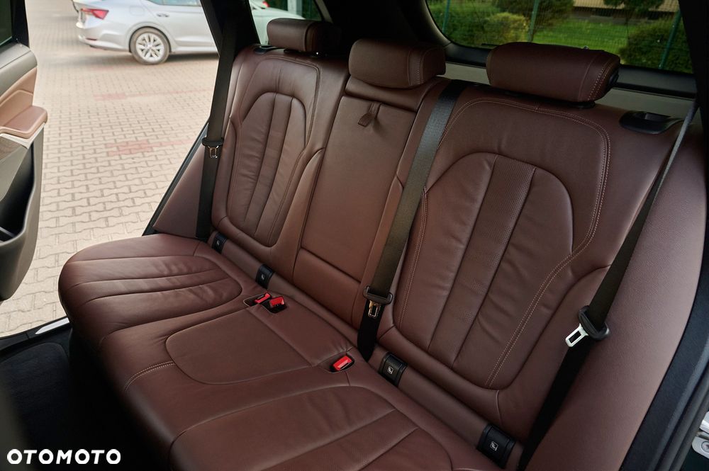 BMW X5 xDrive40i - 24