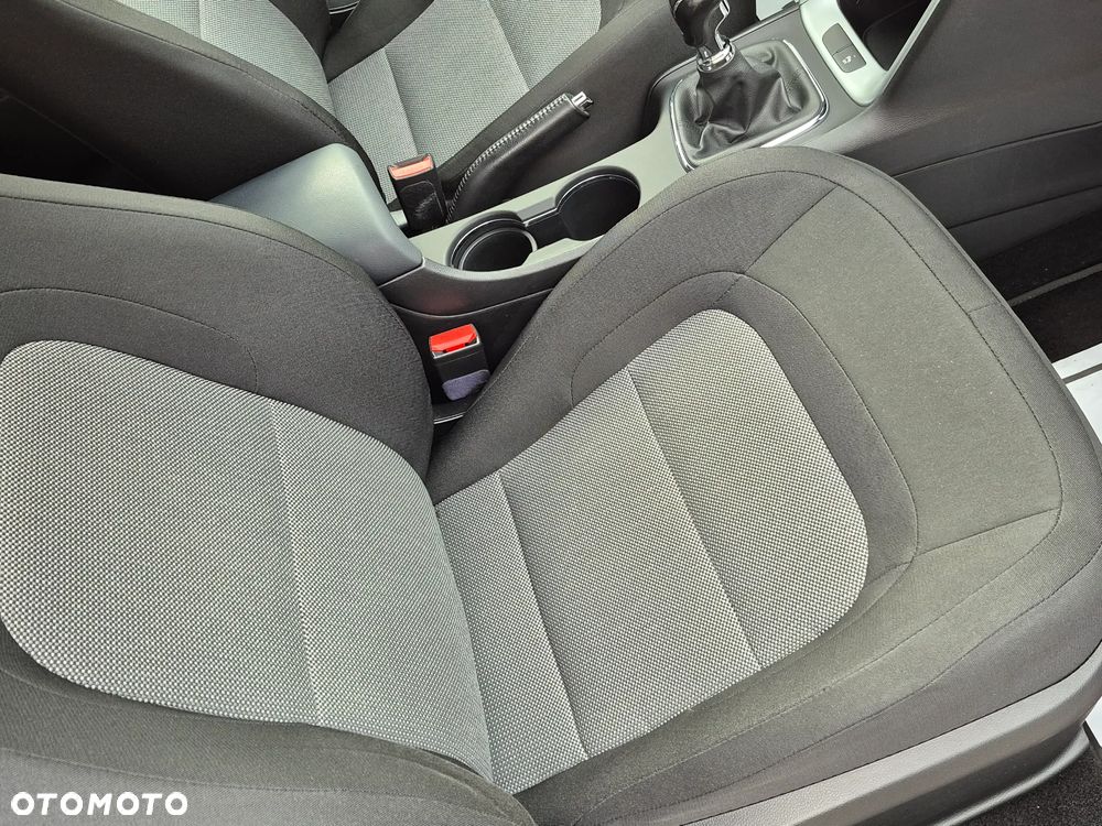 Kia Ceed 1.4 CVVT Dream Team Edition - 12