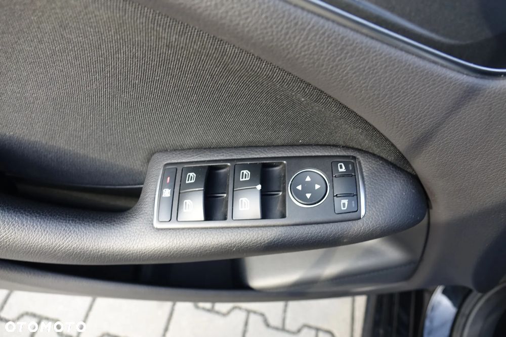 Mercedes-Benz Klasa B 180 - 23