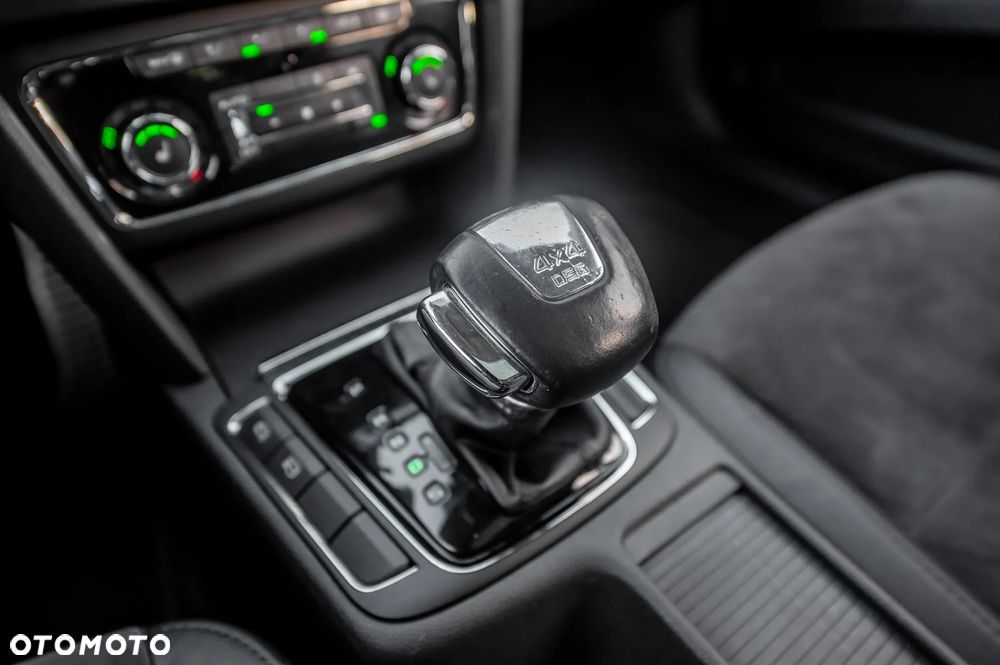 Skoda Superb 3.6 FSI 4x4 Elegance DSG - 27