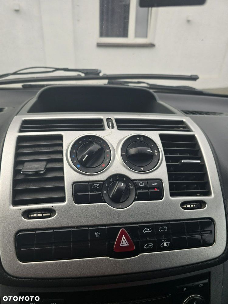 Mercedes-Benz Vito - 29