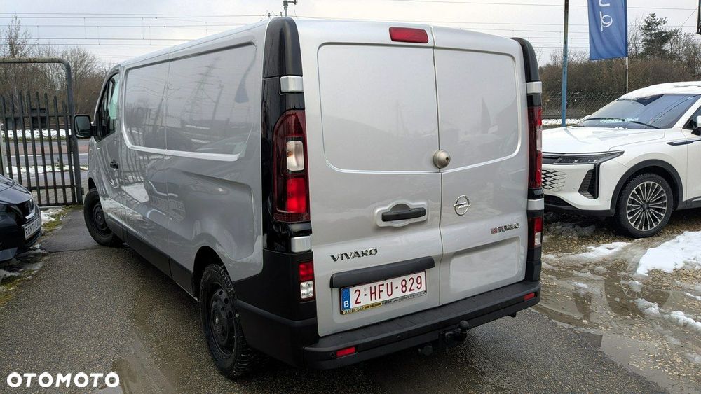 Opel Vivaro - 10