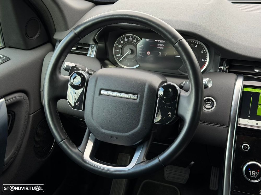 Land Rover Discovery Sport P300e Dynamic SE - 30