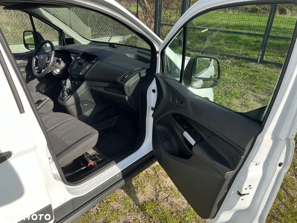 Ford Transit Connect - 23