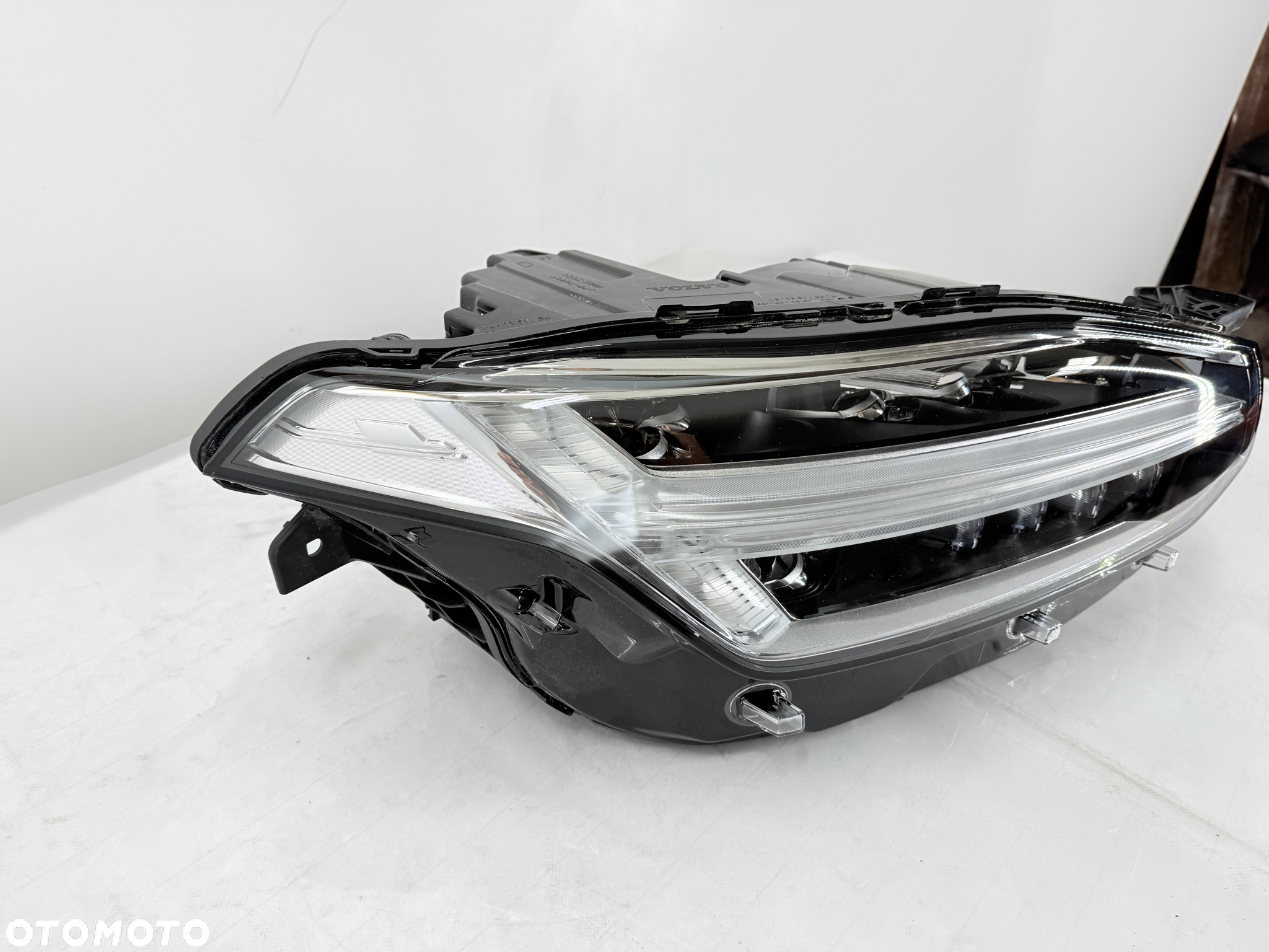 Lampa przednia prawa Volvo XC90 II MID LED - 2