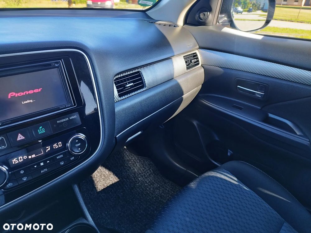 Mitsubishi Outlander 2.0 2WD Diamant Edition - 33