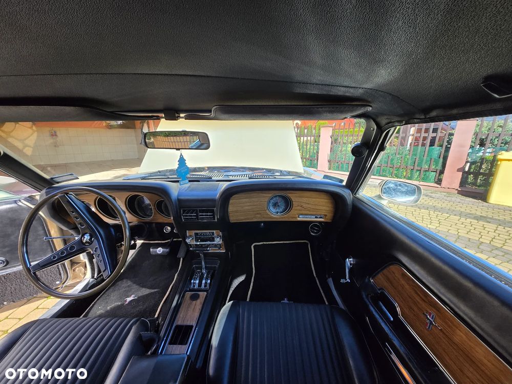 Ford Mustang - 6