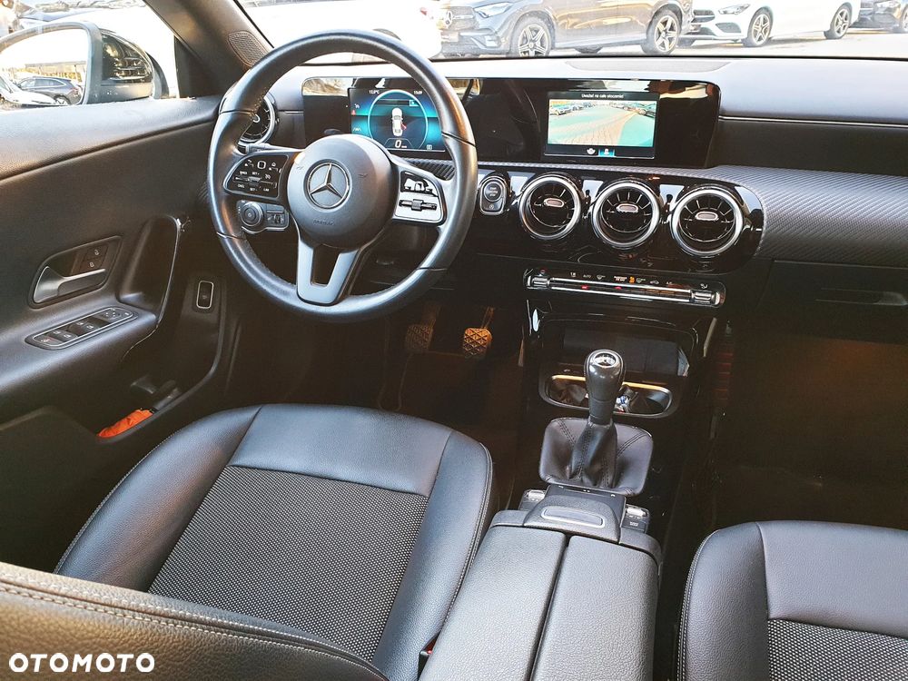 Mercedes-Benz CLA 180 d - 10