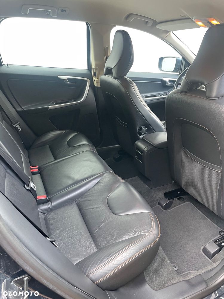 Volvo XC 60 2.4D AWD Summum - 15
