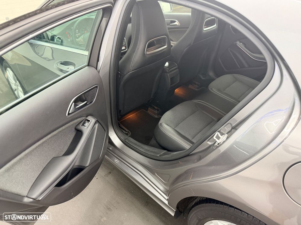 Mercedes-Benz A 180 d Urban - 13