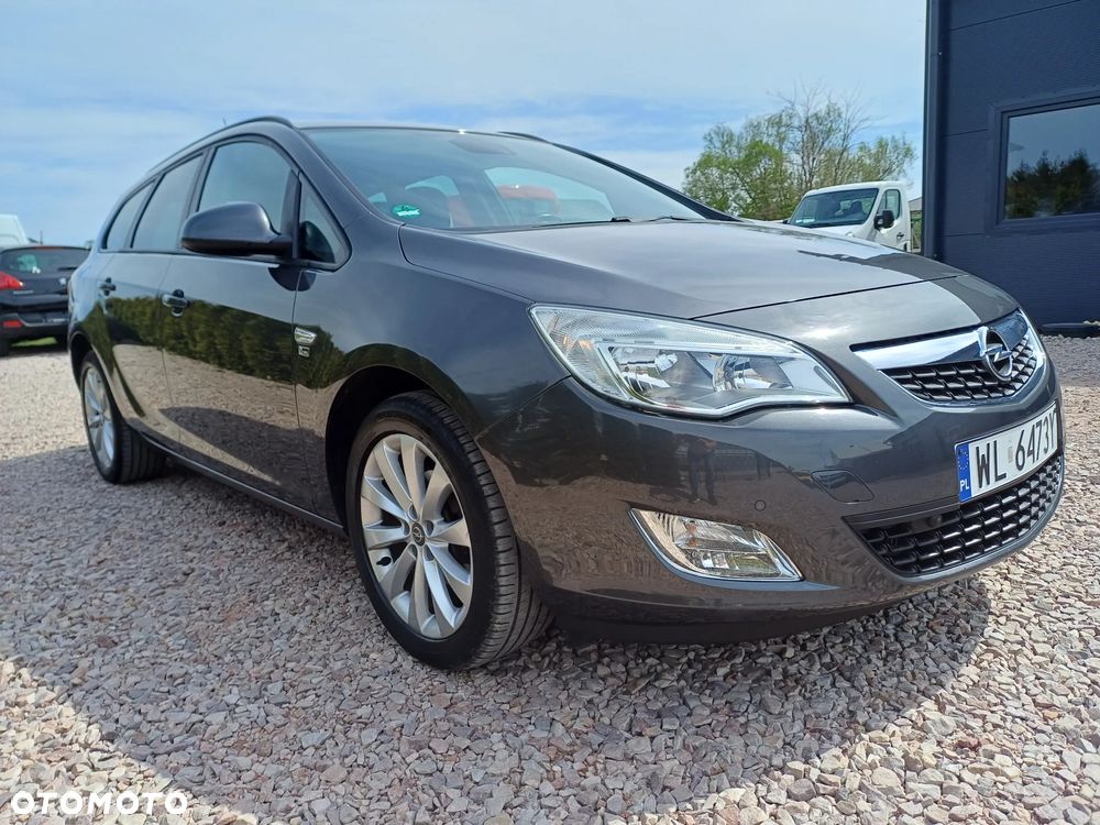 Opel Astra 1.4 Turbo 150 Jahre - 9