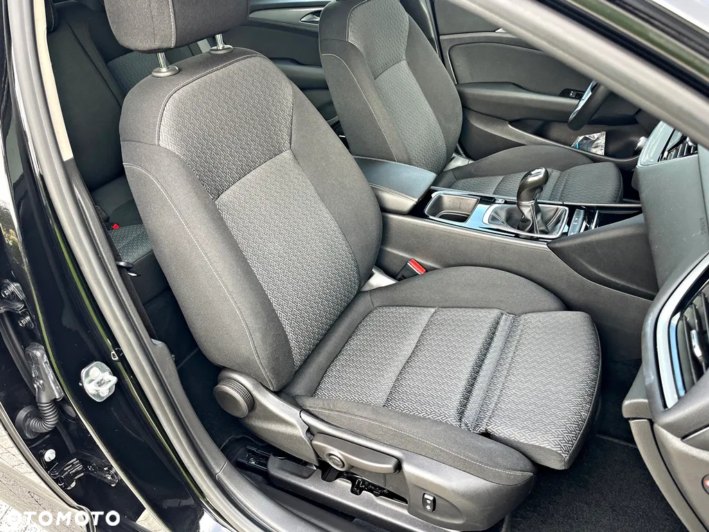 Opel Insignia Sports Tourer 1.5 ECOTEC Direct Inj Turbo Business Innovation - 26