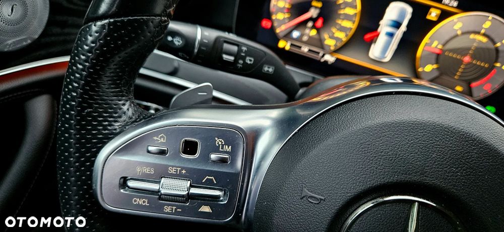 Mercedes-Benz Klasa E 300 d 9G-TRONIC - 13