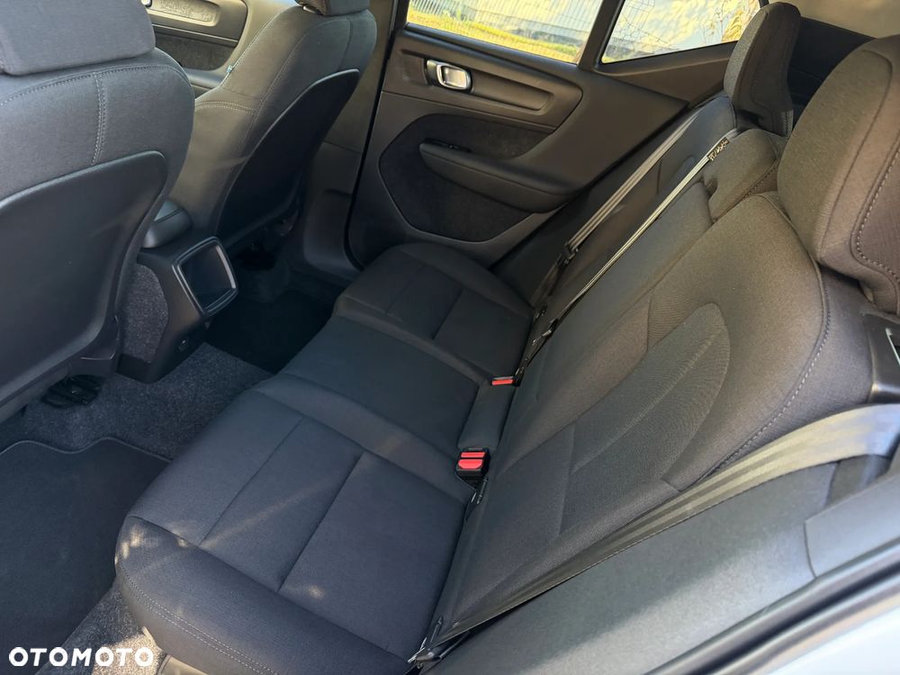 Volvo XC 40 T3 Momentum - 32