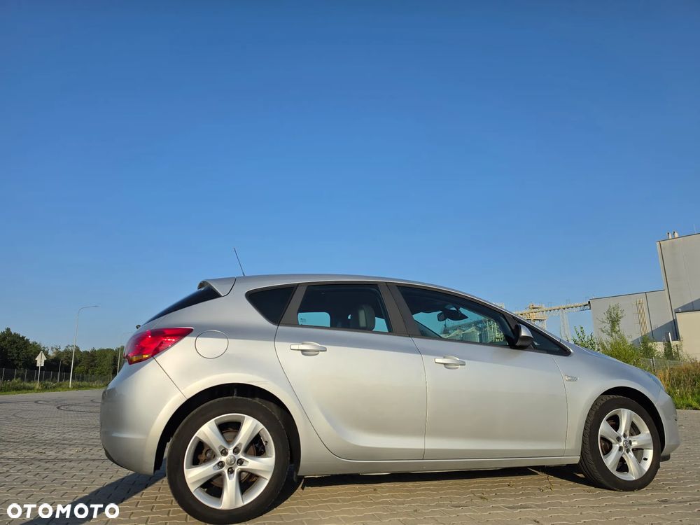 Opel Astra 1.6 Essentia - 15