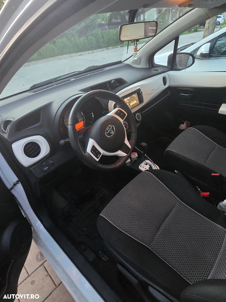 Toyota Yaris 1.3 VVT-i Multidrive S Luna - 6