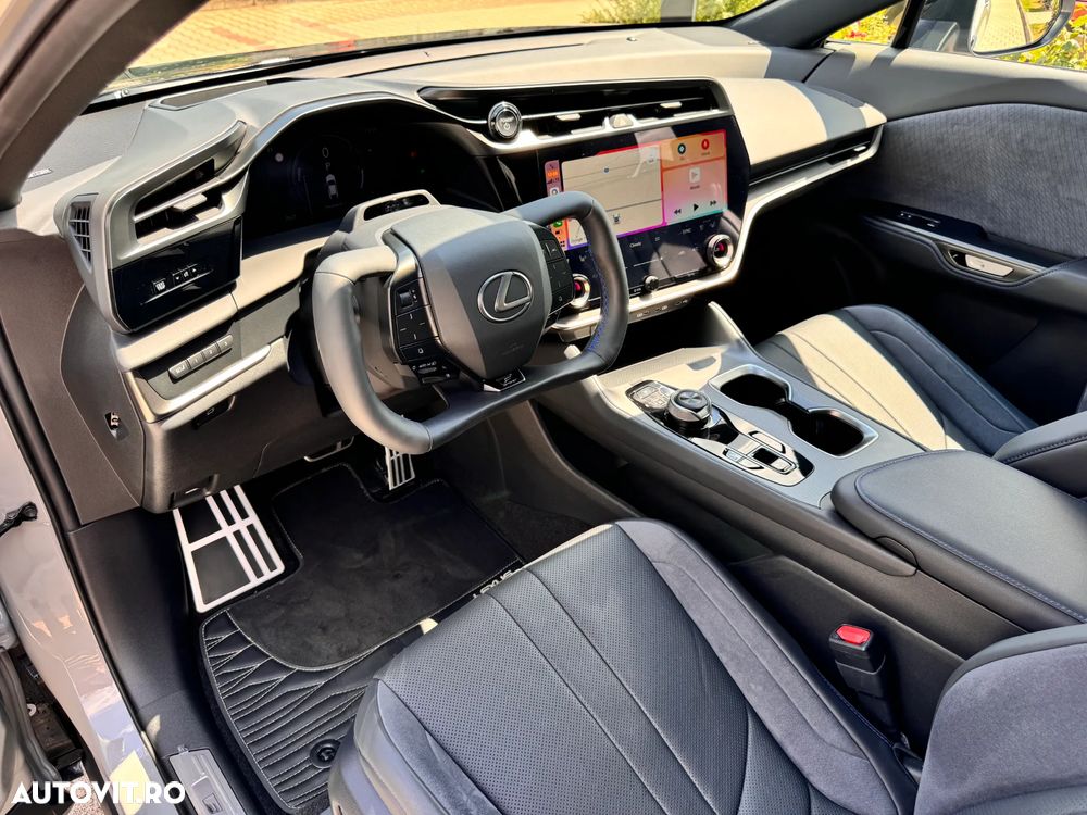 Lexus RZ 550e F SPORT - 11