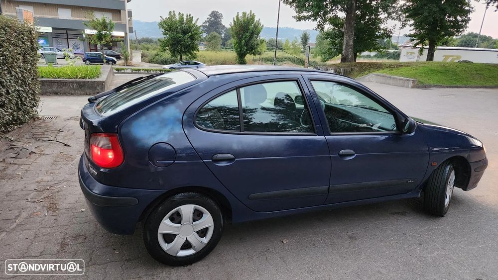 Renault Mégane 1.4 16V Authentic - 5
