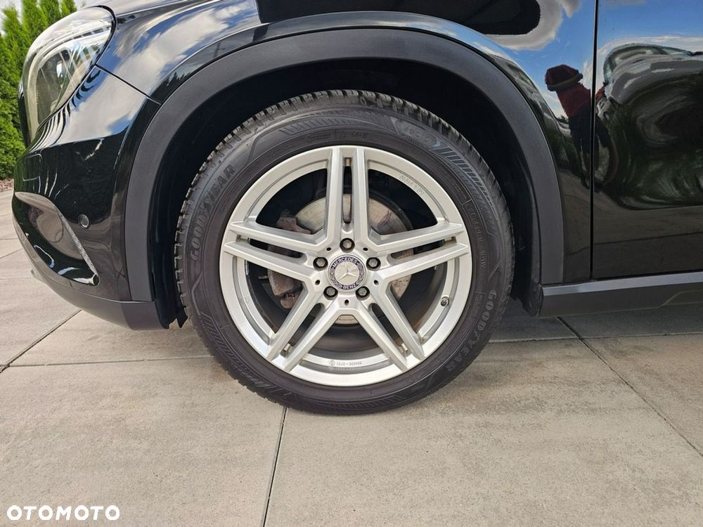 Mercedes-Benz GLA - 11
