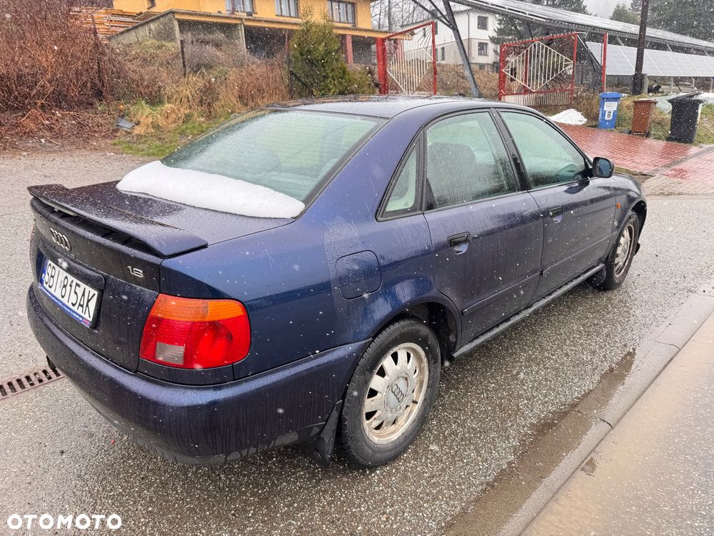 Audi A4 Limousine 1.6 - 4