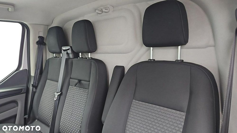 Ford Transit Custom - 11