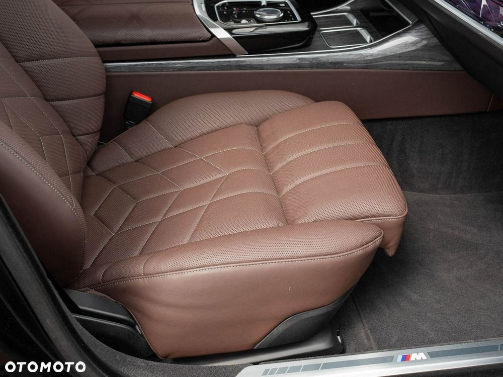 BMW Seria 7 740d xDrive mHEV sport - 31
