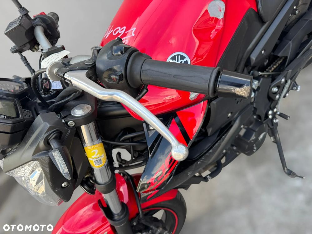 Yamaha XJ - 25