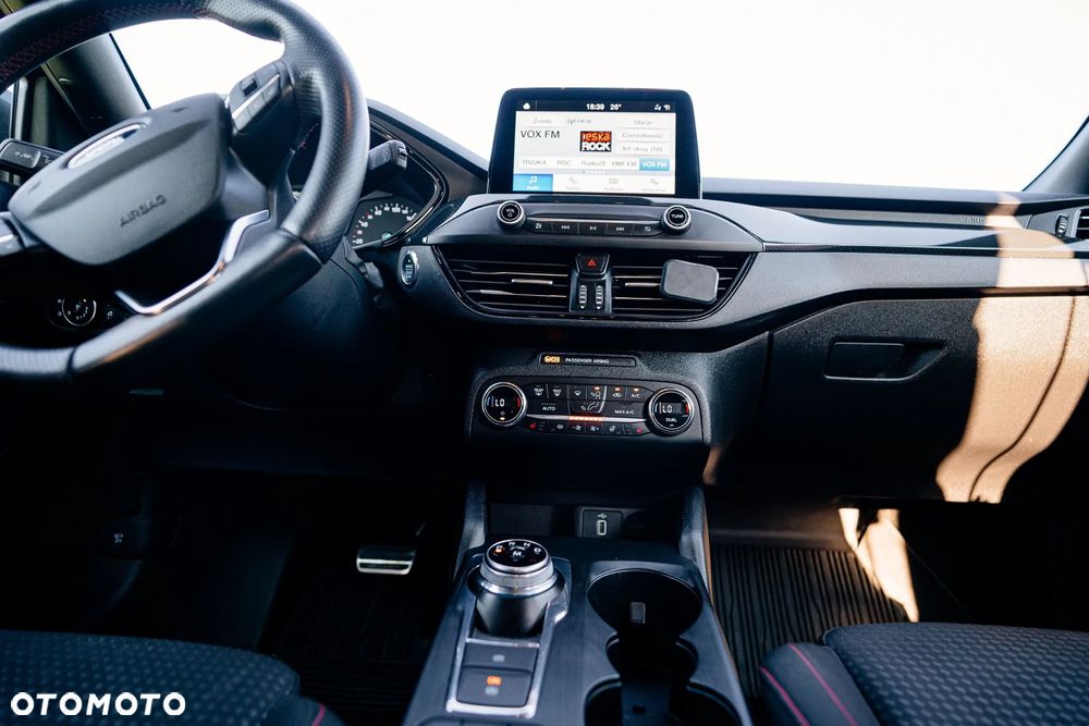 Ford Focus 1.5 EcoBlue ST-Line - 32