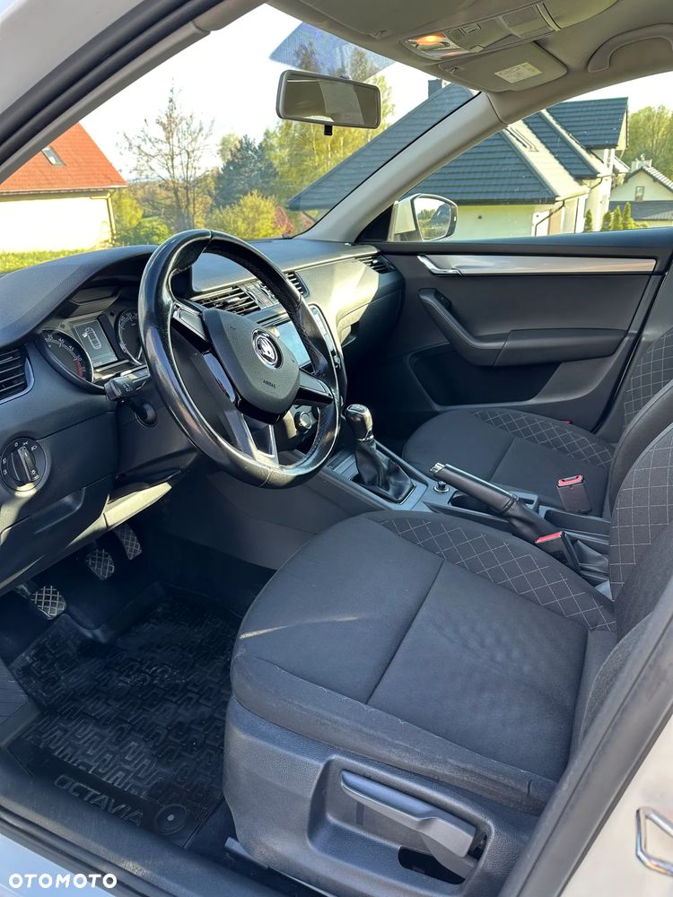 Skoda Octavia 1.6 TDI Active - 8