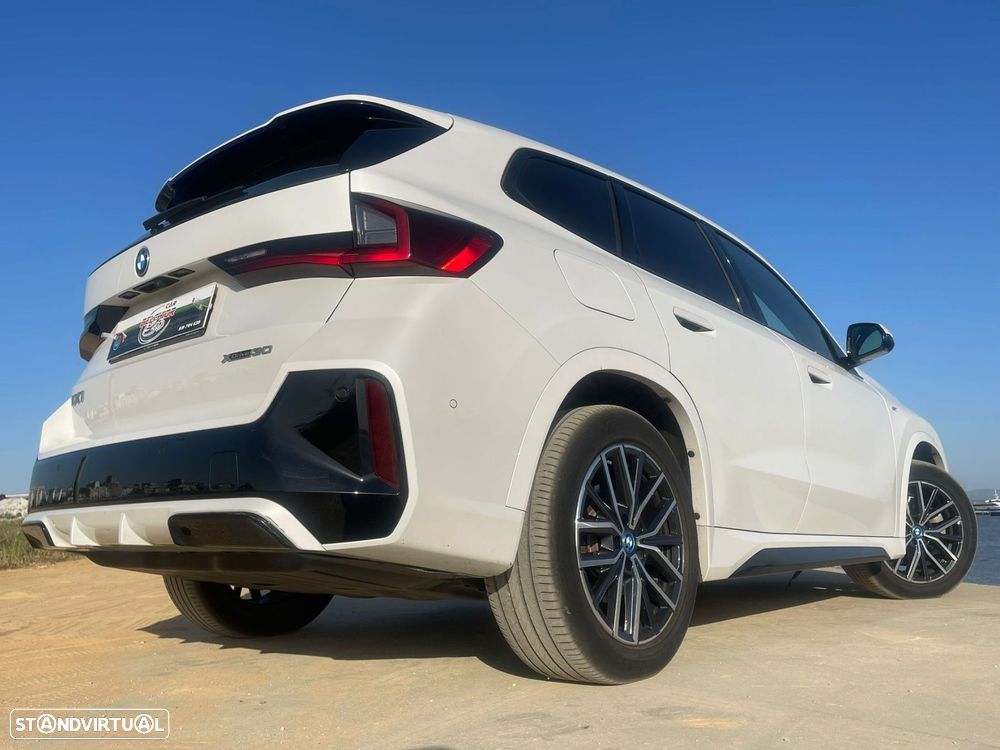 BMW iX1 xDrive30 Pack Desportivo M - 7