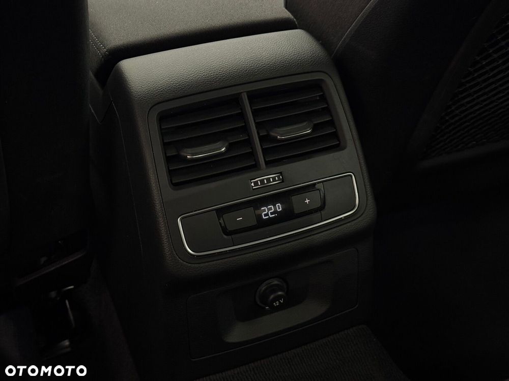 Audi A4 Limousine - 14