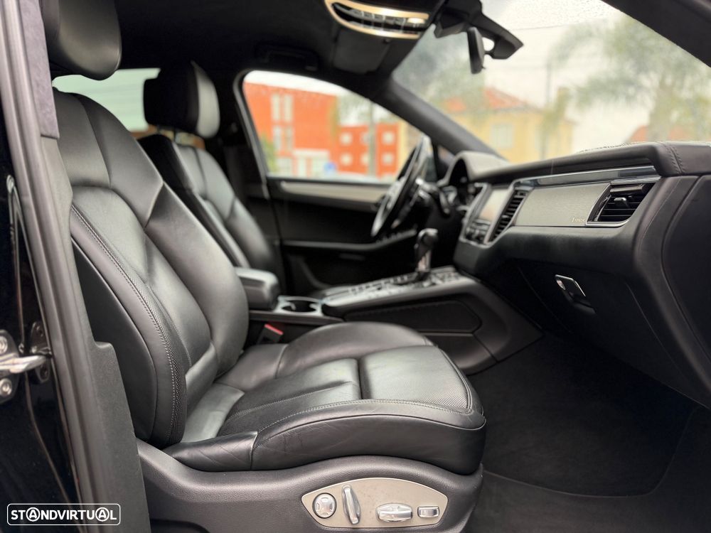 Porsche Macan Turbo - 28