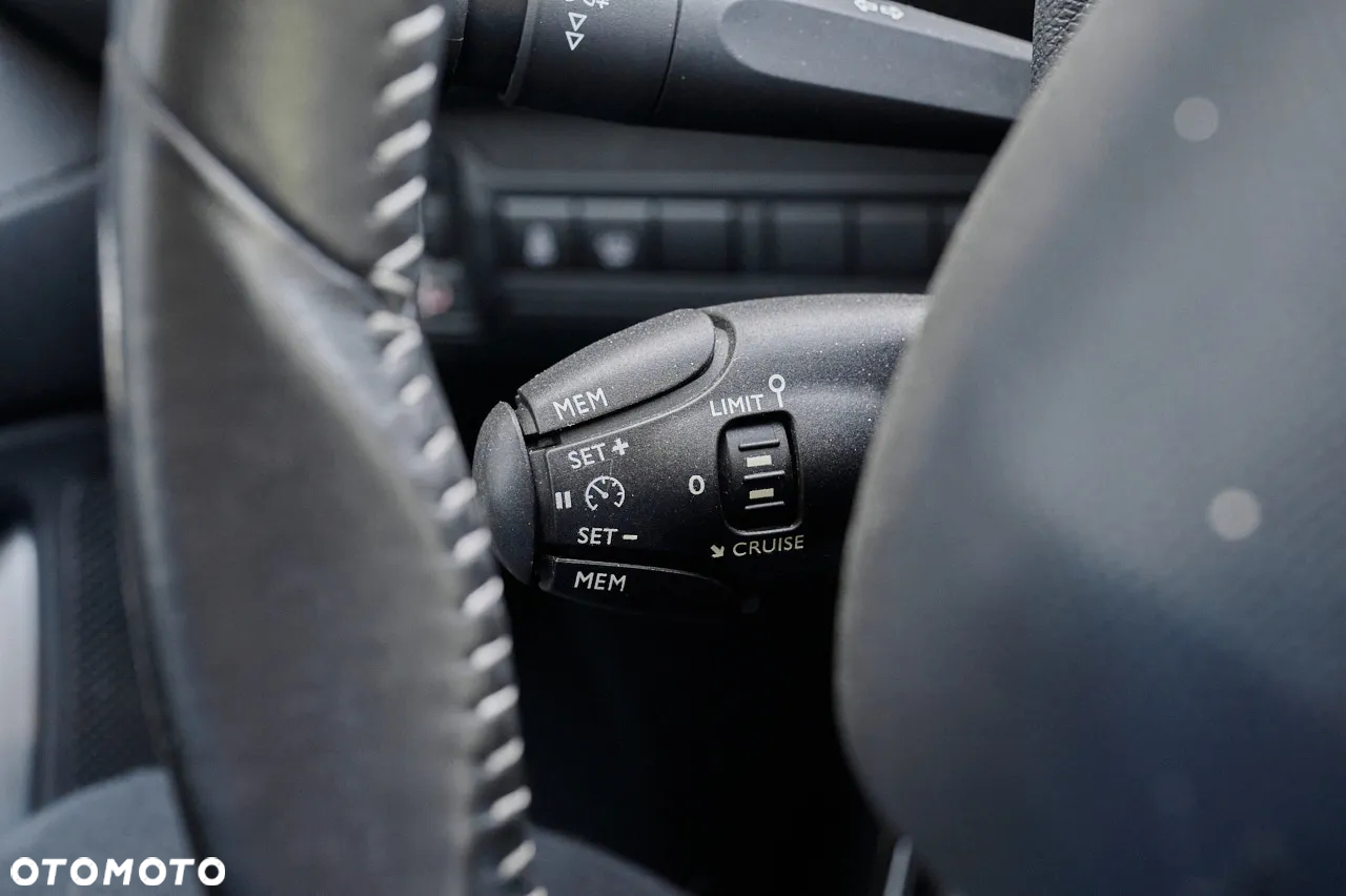 Peugeot 308 SW BlueHDi 150 Stop & Start Niveau 2 Business-Line - 18