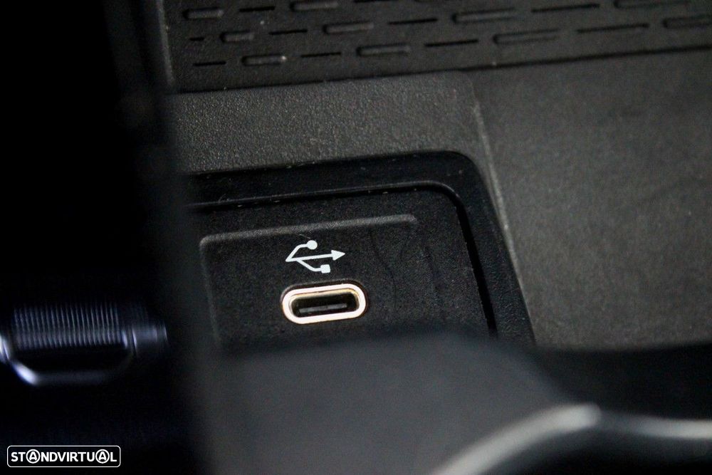 Mercedes-Benz A 250 e AMG Line - 20