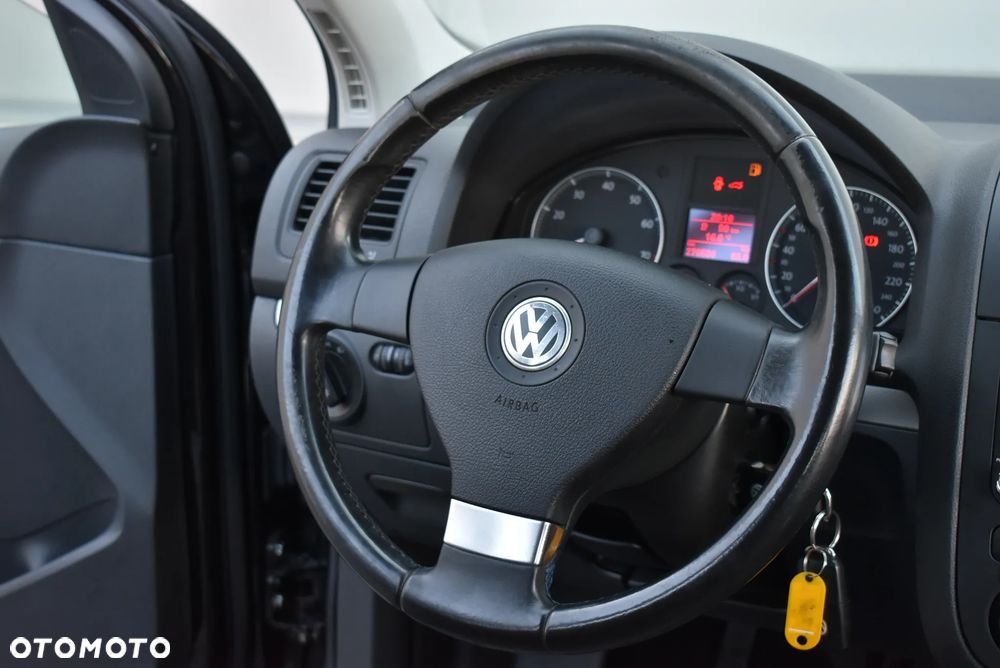 Volkswagen Golf - 5