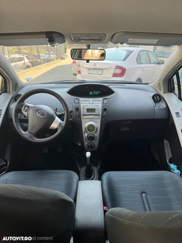 Toyota Yaris 1.3 Sol - 4
