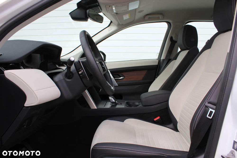 Land Rover Discovery Sport - 12