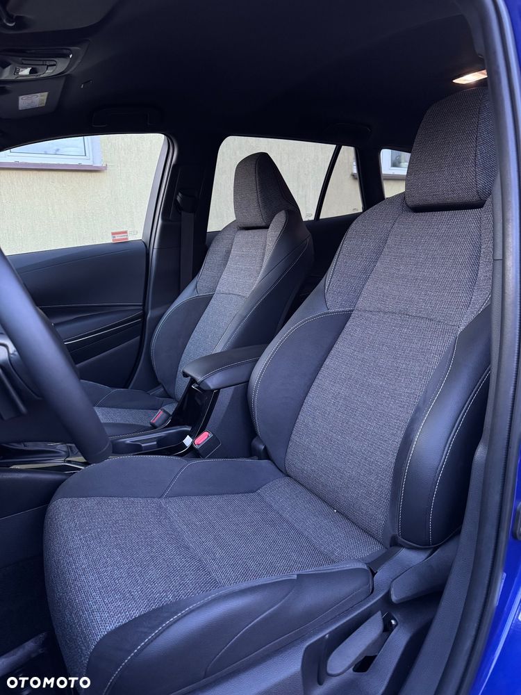 Toyota Corolla 2.0 Hybrid Executive - 13
