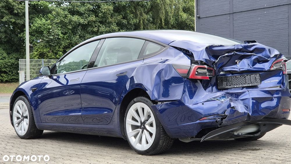 Tesla Model 3 - 6