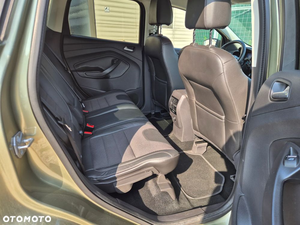 Ford Kuga 2.0 TDCi 4x4 Titanium - 22