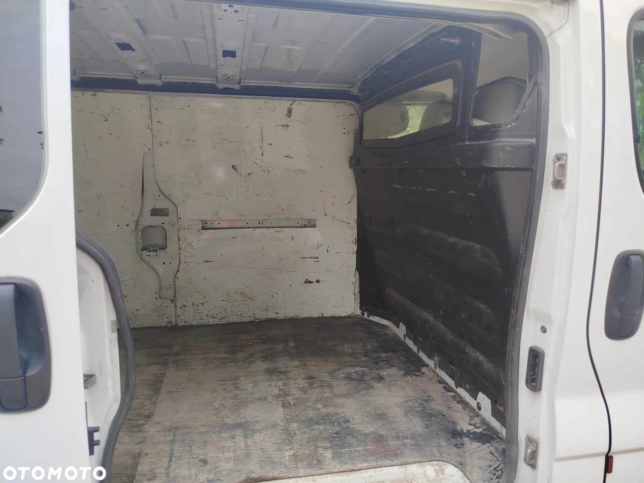 Renault Trafic - 16