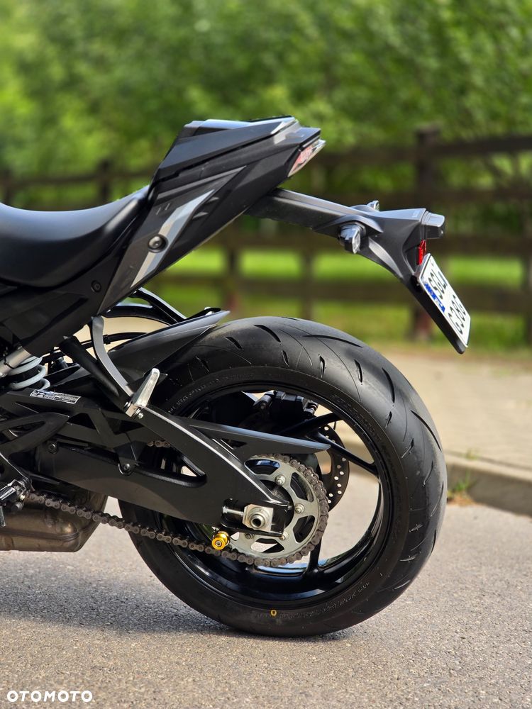 Suzuki GSX 1000 - 26