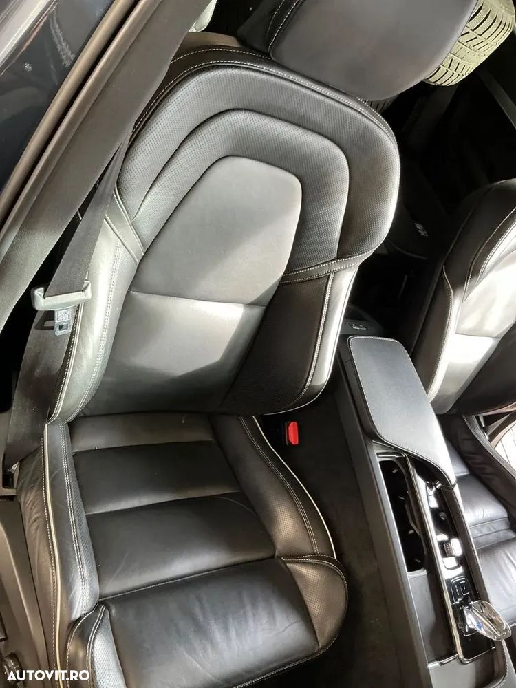 Volvo XC 90 B5 D AWD Plus Dark - 16