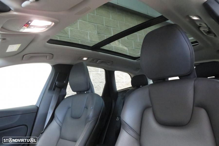 Volvo XC 60 2.0 T6 PHEV Ultimate Dark AWD - 10