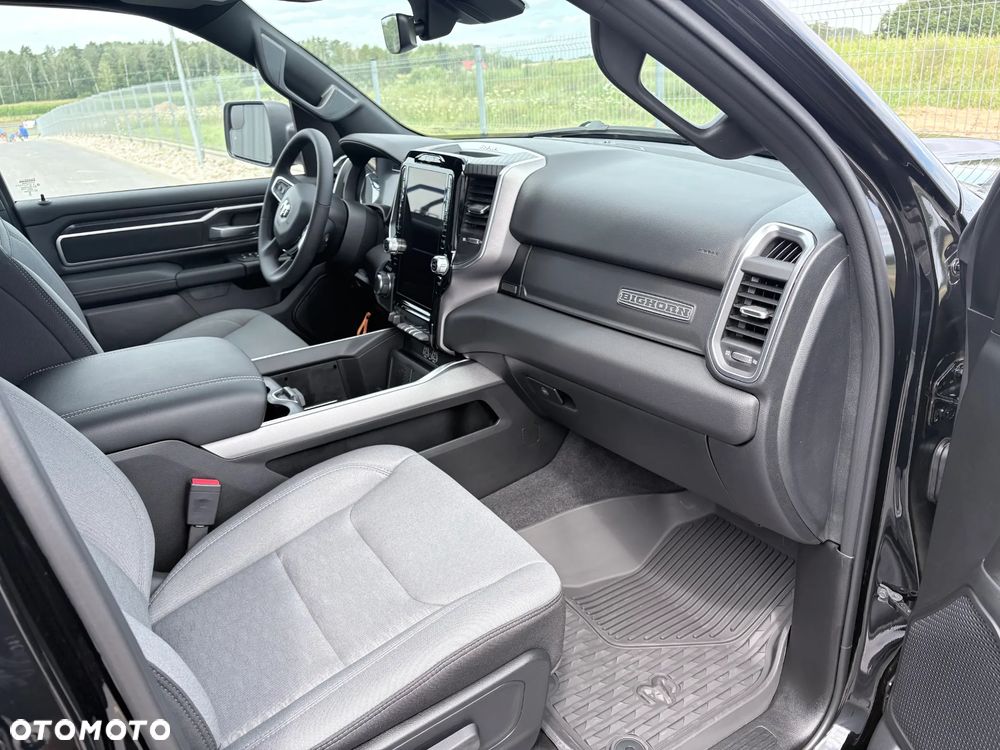 RAM 1500 - 12