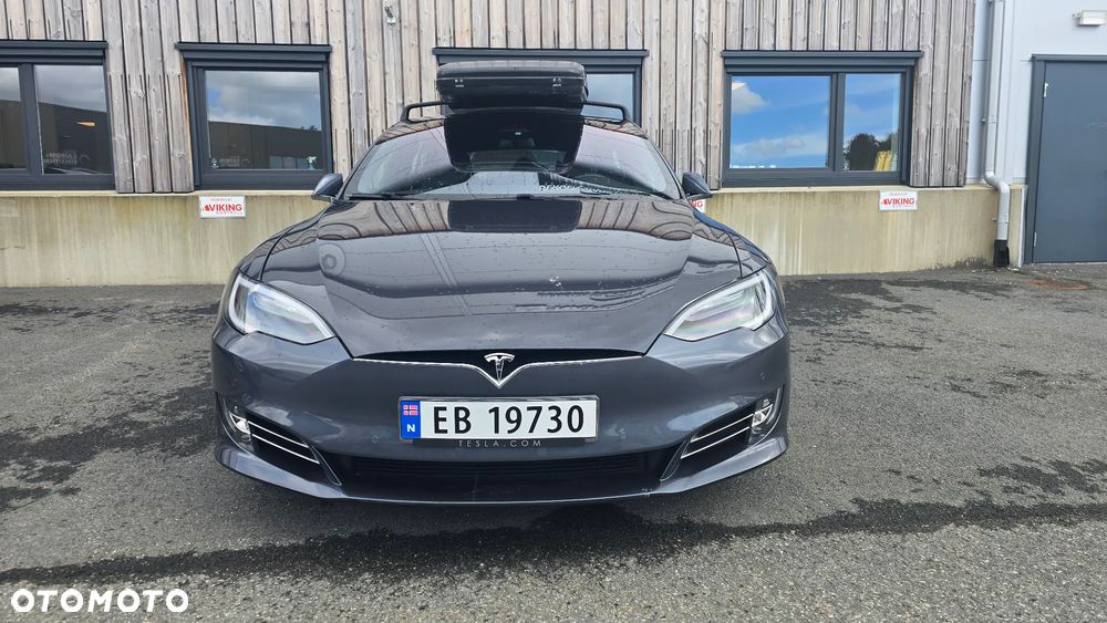 Tesla Model S - 2